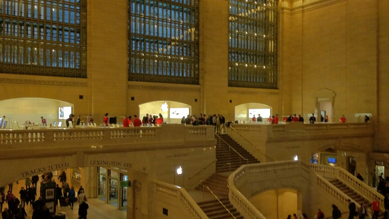 Illustration for article titled Sneak a Peek at the Finished Apple Store in NYC's Grand Central Terminal (Updated)